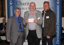 Salcombe Minibus receives £1,000 cheque from Devon Masonic fund