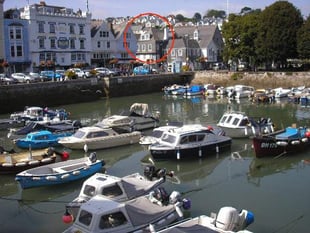 Council offers flat to museum after private debate