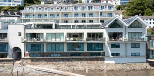 “Perfect” villa for sale has panoramic waterfront views