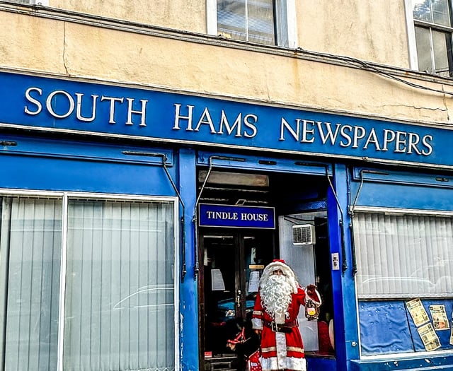 Patrick the Pony spreads Christmas cheer 