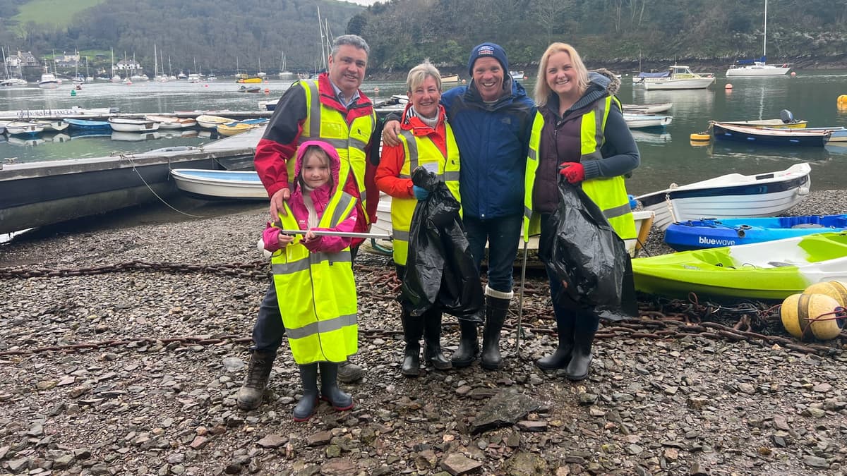 Estate agents from May clean up harbours kingsbridgetoday.co.uk