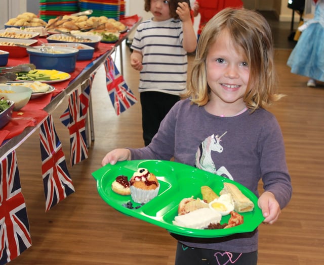 Royal lunch and craft sessions for primary school children
