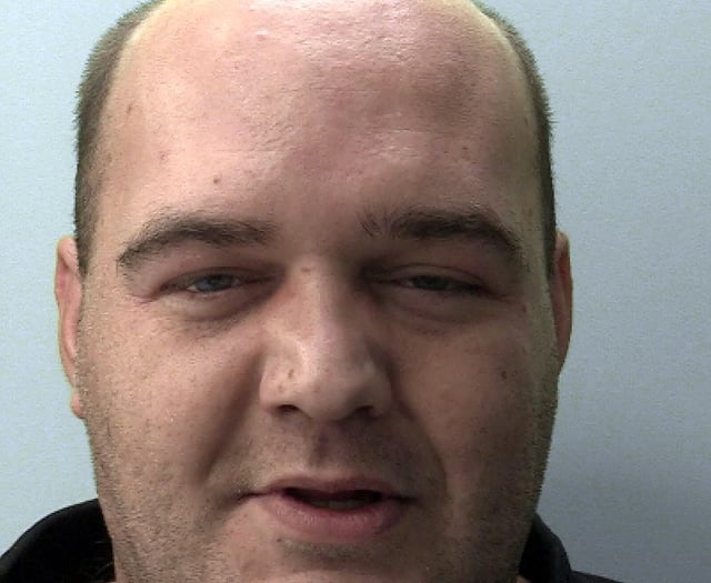 Sex offender jailed for refusing to let police check his phone