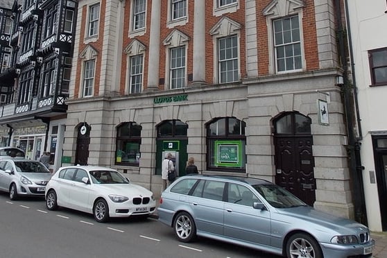 The old Lloyds bank in Dartmouth 