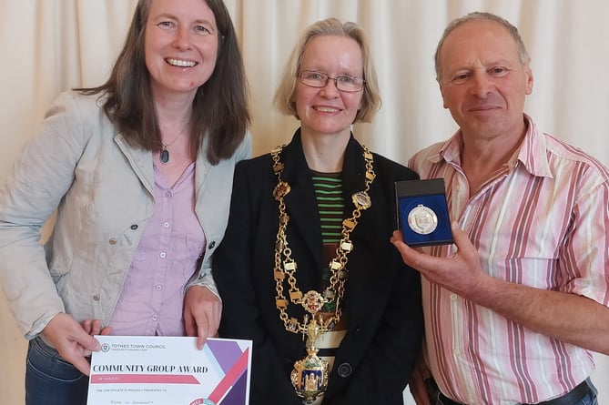 Mayor Cllr Emily Price with Food in the Community winners of  2023 Totnes Community Award Group 