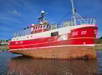 Quick action prevents fuel spill from grounded vessel in harbour