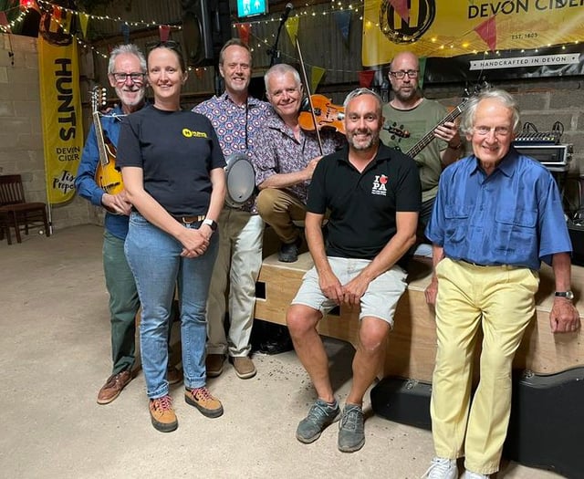 Hunts Cider hosts ceilidh for the Ukraine