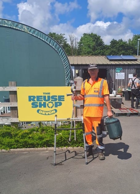 SUEZ Ivybridge collecting for Ukraine - DCC 