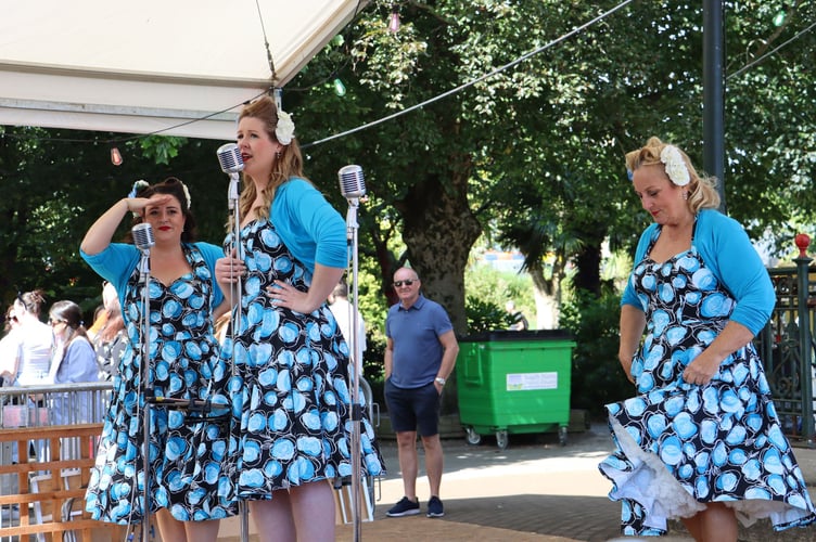 Keeping the crowds entertained
