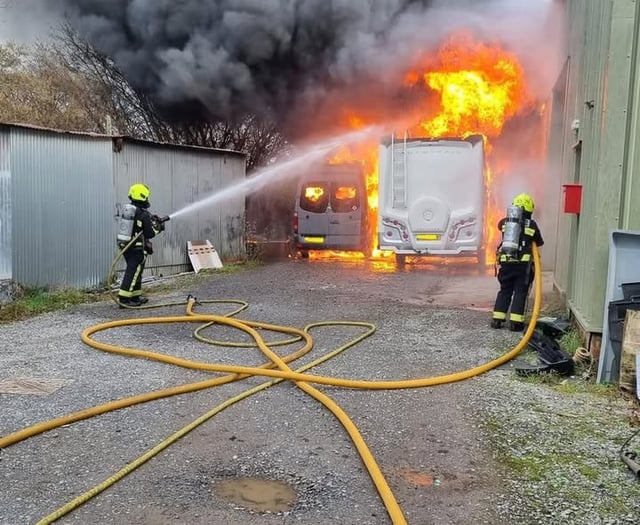 Totnes crew help fight vehicle blaze