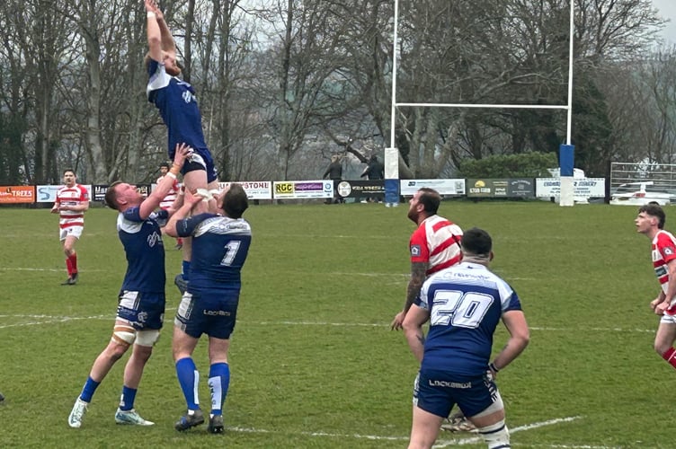 Kingsbridge RFC lineout action vs Bideford