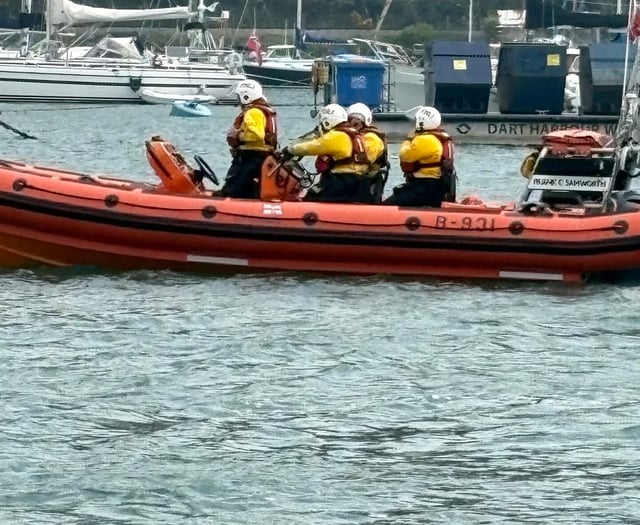 RNLI Volunteers Respond to accidental beacon alarm trigger 