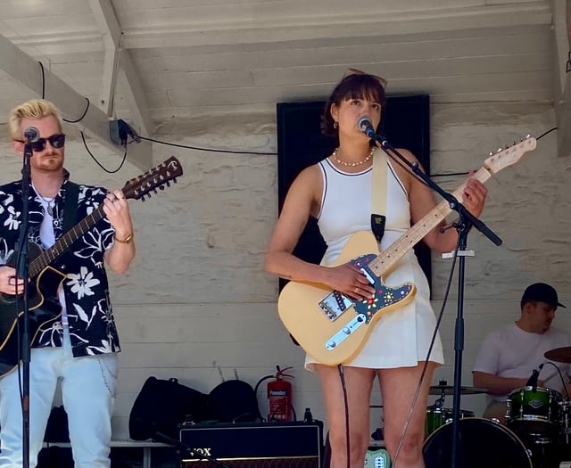 Leonian Dream wow crowd at Old Market Square 