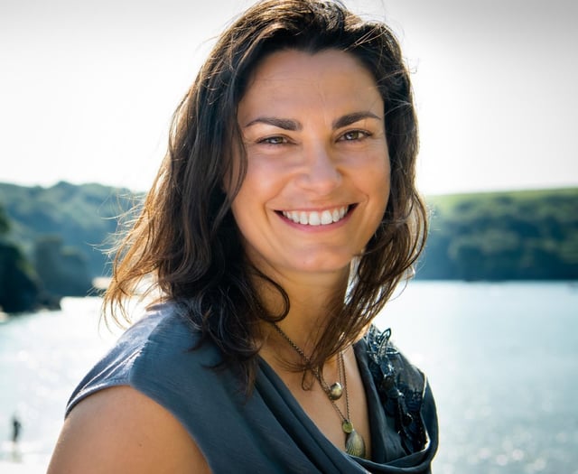 Anna Turns becomes patron of South Hams libraries charity 