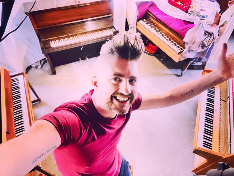 Andy Hill Piano. Performing at Totnes Fringe and Skyrise Festival.