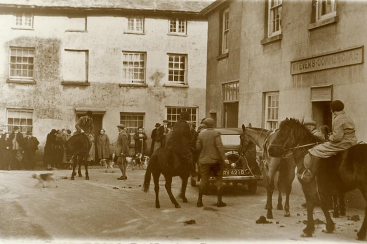 Meet of hunt outside Commercial Inn, Aveton Gifford, circa 1950