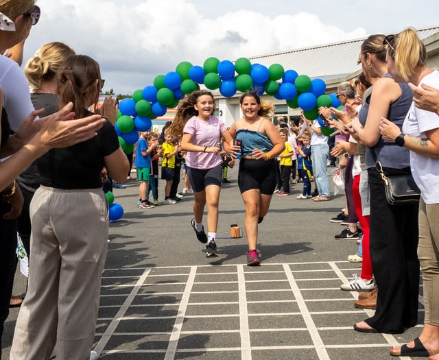 Pioneering pupils receive guard of honour at Sherford Vale