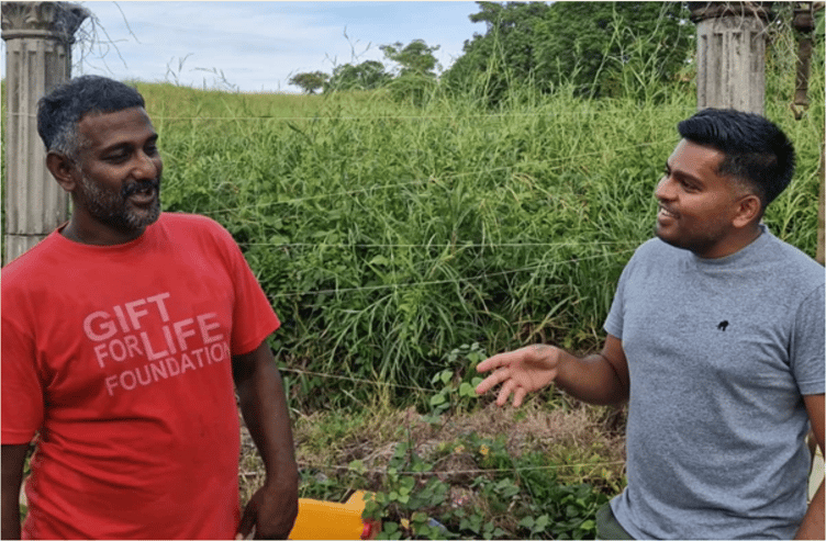 Amrit (right) with Moruga Scorpion chilli creator Nigel (left).