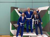 Lee goes undefeated at Devon Open