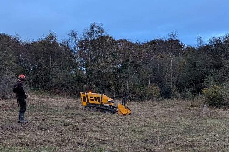 Lineke telling Robbie where to go