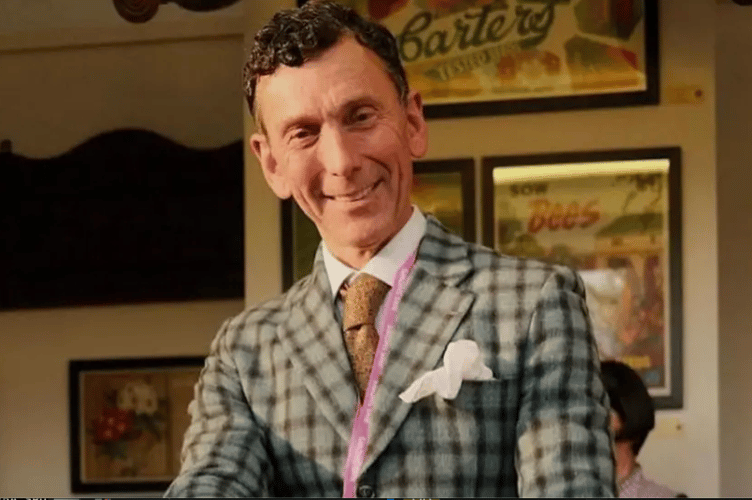 Matthew Upham Antiques (Instagram).