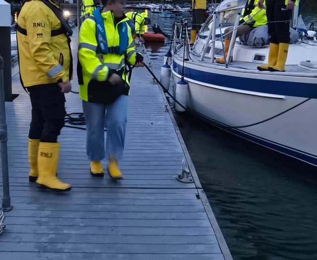 RNLI Salcombe crew achieve new qualifications in tough conditions