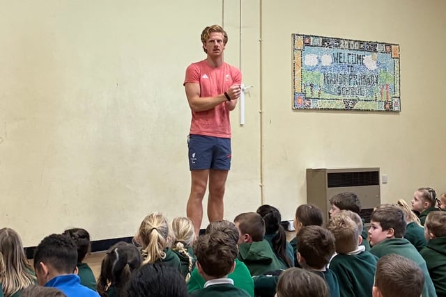 Paralympic star David Hill inspires Ivybridge pupils at Manor Primary